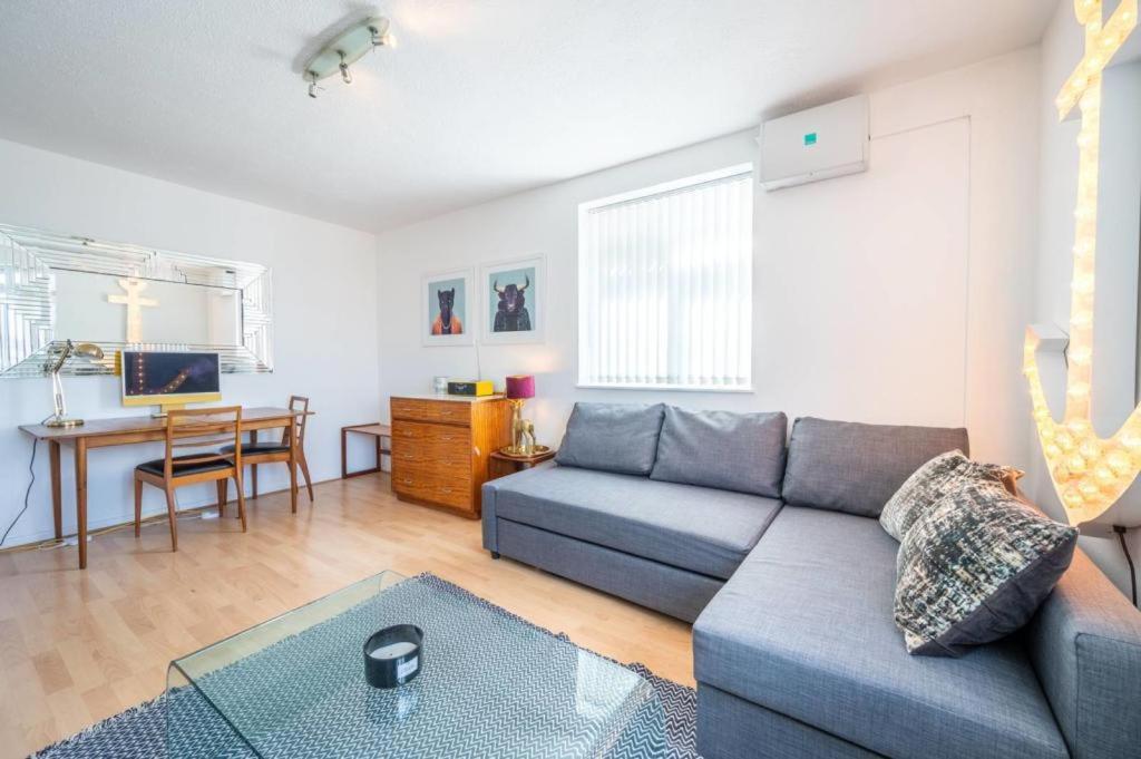 Flat 13 Apartment ลอนดอน ภายนอก รูปภาพ
